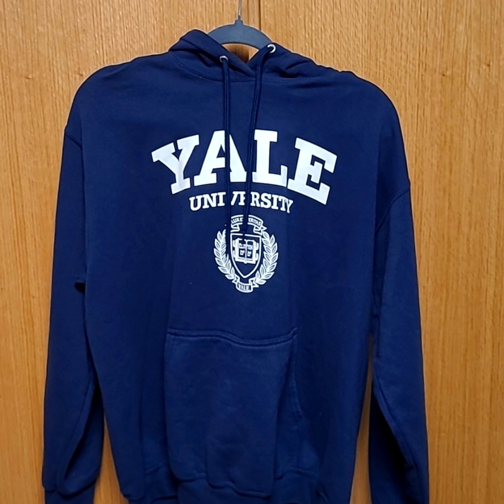 Like New Porter & Company Blue Yale Hoodie